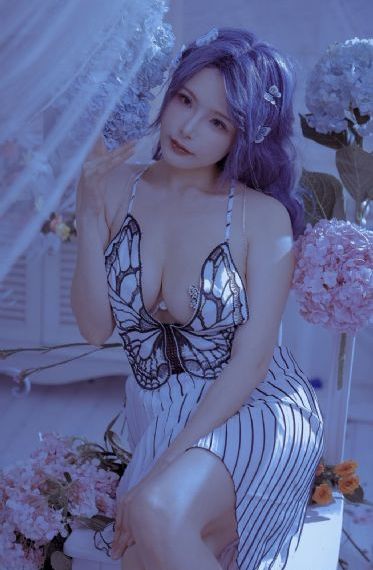 漂亮的女秘书在线观看